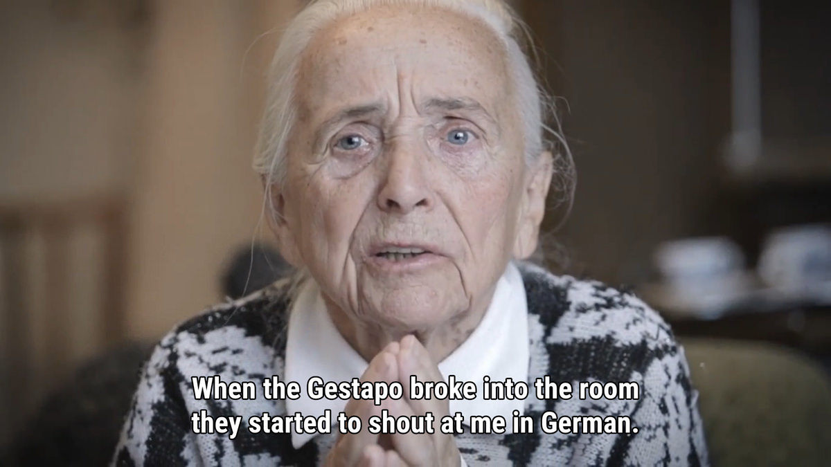 Katso lähemmin Attentat 1942: grandmother